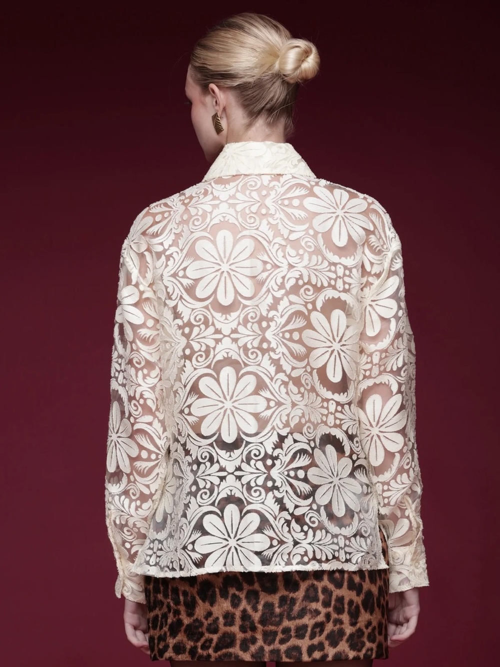 Avec Les Filles Cream Floral Lace Button-Up Blouse - Picture 2 of 11